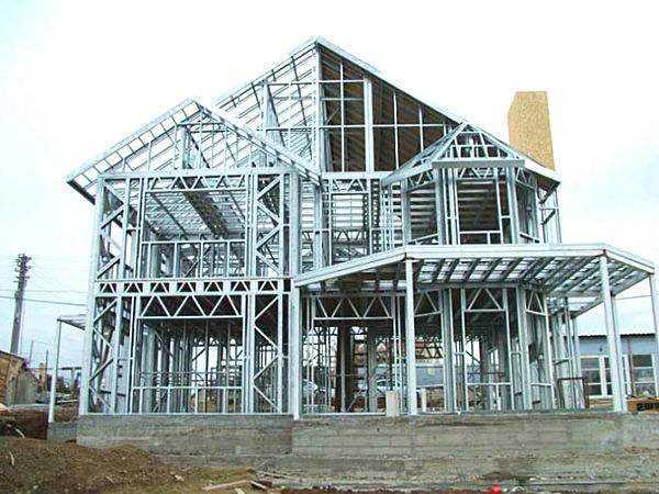 富锦钢结构建筑的腐蚀问题应该如何预防